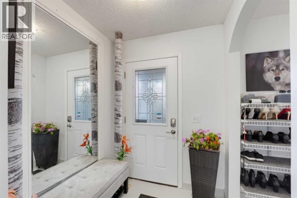 Kitchen - 97 Panora Way Nw, Calgary, AB T3P1E5 Photo 5