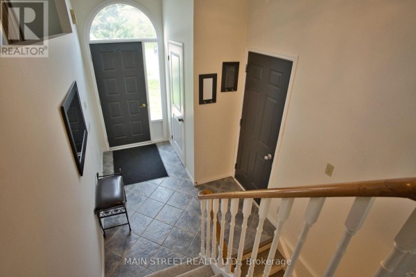 Laundry room - 97 Riverglen Drive, Georgina, ON L4P2R3 Photo 2