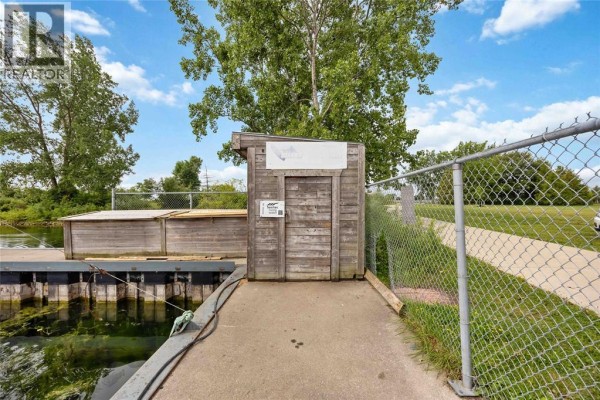 97 Seaway Road, Sarnia, ON N7T8E6 Photo 5