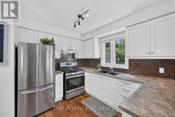 97 Shoreline Drive, Bracebridge, ON P1L1Z4 Photo 5