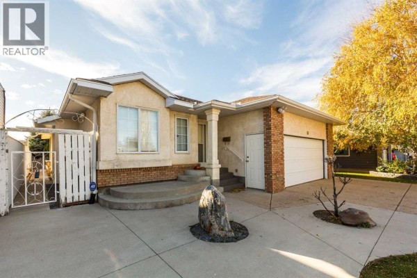 Living room - 97 Stafford Road N, Lethbridge, AB T1H6C9 Photo 3