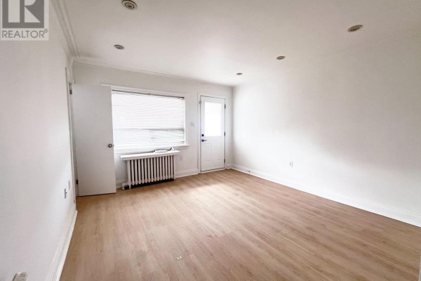 Kitchen - 970 Briar Hill Avenue, Toronto, ON M6B1M3 Photo 3