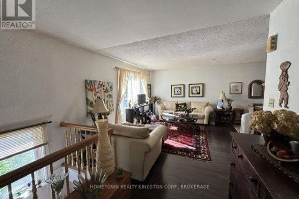 Kitchen - 970 Killarney Crescent, Kingston, ON K7M8C7 Photo 3