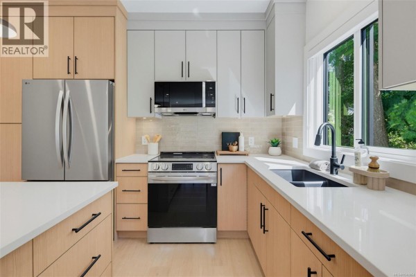 Kitchen - 970 Siskin Ridge, Langford, BC V9C2X9 Photo 5