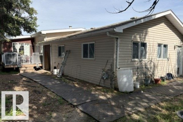Primary Bedroom - 9701 99 St, Westlock, AB T7P1Y5 Photo 5
