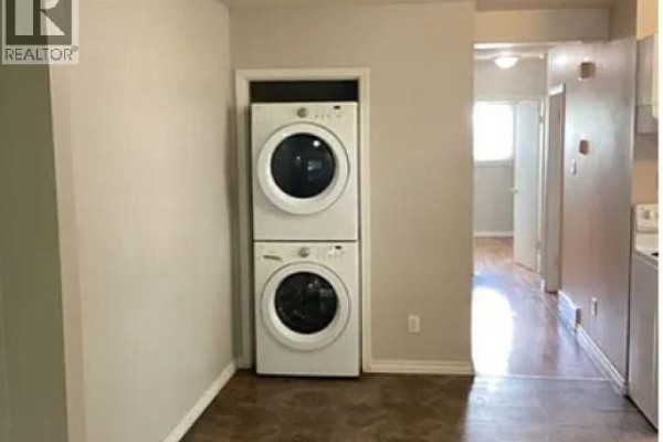 9705 103 Avenue, Fort St  John, BC V1J2G9 Photo 5