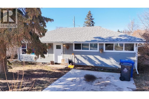 Kitchen - 9708 104 Avenue, Fort St  John, BC V1J2K2 Photo 2