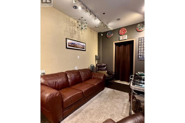 971 Hornby, Vancouver, BC V6Z1V3 Photo 4