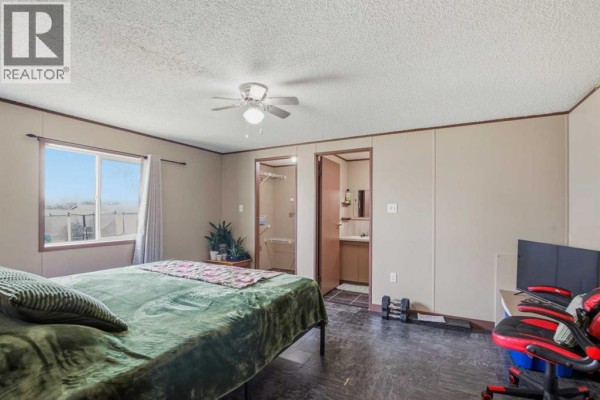 4pc Bathroom - 9711 103 Avenue, Clairmont, AB T8X5E9 Photo 5