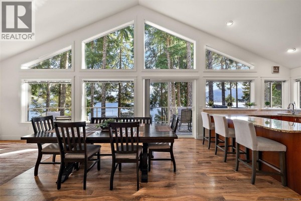 Family room - 9712 Marble Bay Rd, Lake Cowichan, BC V0R2G0 Photo 4