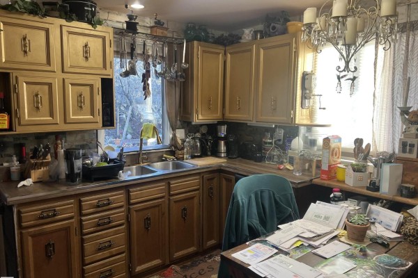 Kitchen - 9715 161 St Nw, Edmonton, AB T5P3H3 Photo 3