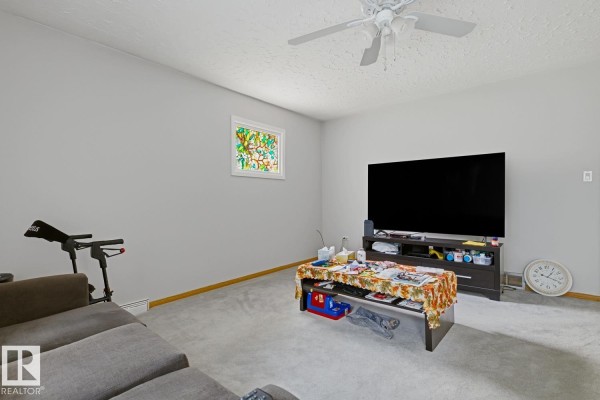 Kitchen - 9716 162 St Nw Edmonton Nw, Edmonton, AB T5P2K9 Photo 2