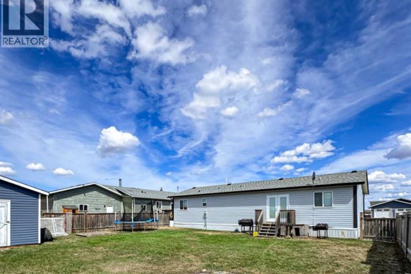 Primary Bedroom - 9718 103 Street, Nampa, AB T0H2B0 Photo 3