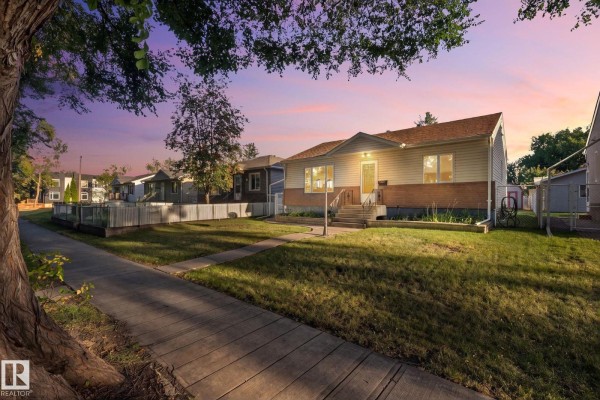 9719 65 Av Nw, Edmonton, AB, photo 2