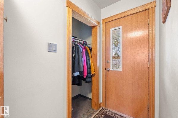Primary Bedroom - 9719 65 Av Nw, Edmonton, AB T6E0K5 Photo 5