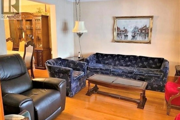 972 Parent, Windsor, ON, photo 2