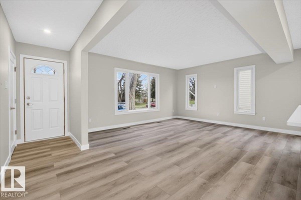 Family room - 9723 65 Av Nw, Edmonton, AB T6E0M4 Photo 4