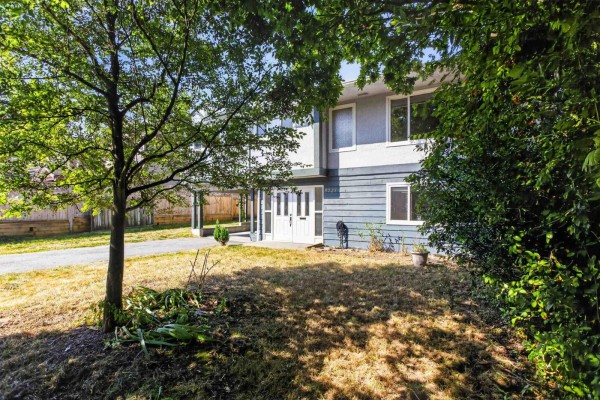 9727 121 Street, Surrey, BC V3V4J6 Photo 3