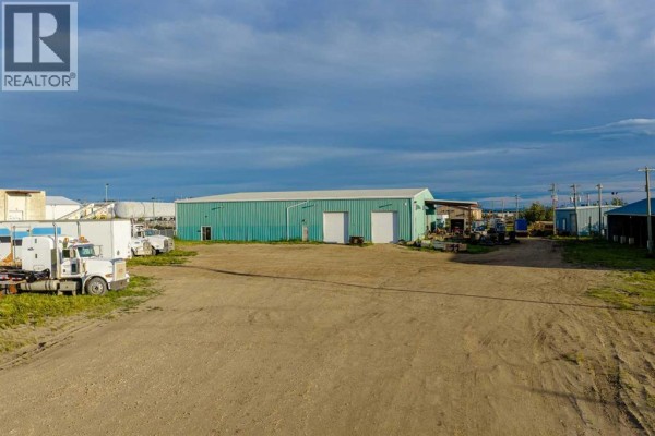 9728 128 Avenue 9723 132 Avenue, Grande Prairie, AB T8V4J4 Photo 2