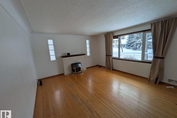 Bedroom 2 - 9733 143 St Nw, Edmonton, AB T5N2R3 Photo 4