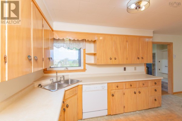 Sunroom - 9735 Highway 1, Lower Saulnierville, NS B0W2Z0 Photo 5