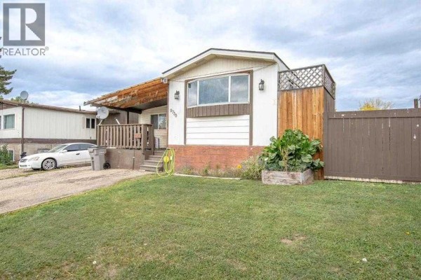 9738 119a Avenue, Grande Prairie