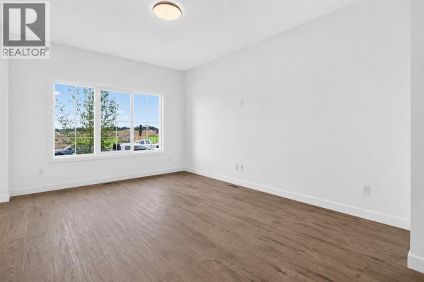 3pc Bathroom - 9739 Huxbury Drive Ne, Calgary, AB T2A8C2 Photo 5