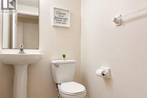 2pc Bathroom - 974 Creekside Drive, Waterloo, ON N2V2W5 Photo 5
