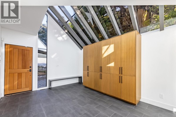 975 Aubeneau Crescent, West Vancouver, BC V7T1T4 Photo 3