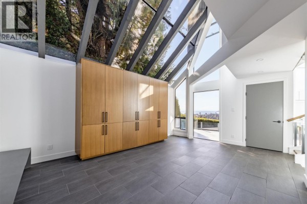 975 Aubeneau Crescent, West Vancouver, BC V7T1T4 Photo 4