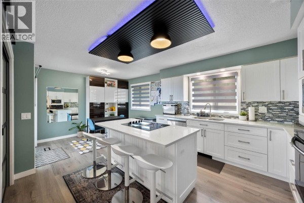 Foyer - 975 Huntleigh Crescent, Kamloops, BC V1S1G9 Photo 4