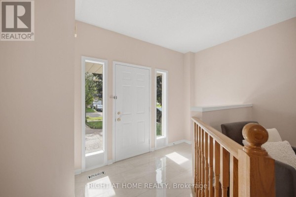 975 Mantle Crescent, Mississauga, ON, photo 3