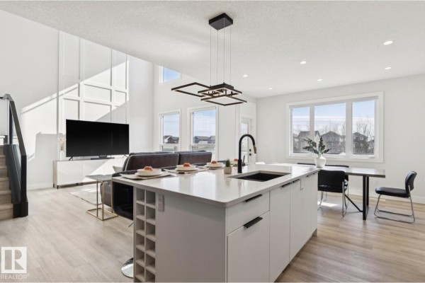 Kitchen - 9751 223 St Nw, Edmonton, AB T5T7B6 Photo 3