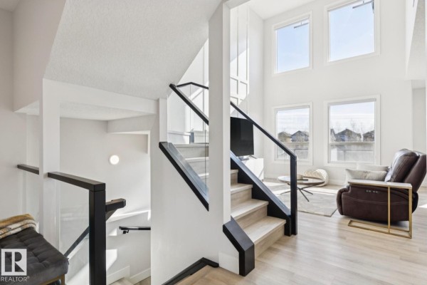 Primary Bedroom - 9751 223 St Nw, Edmonton, AB T5T7B6 Photo 5