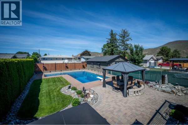976 Holt Street, Kamloops, BC, photo 2