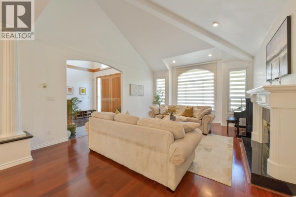 9760 Gilhurst Crescent, Richmond, BC V7A1P2 Photo 4