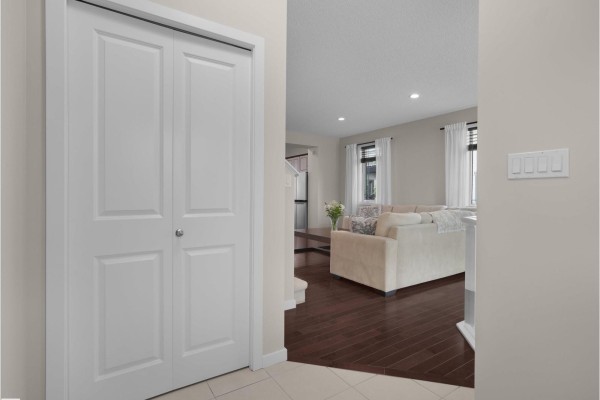 Primary Bedroom - 9764 221 St Nw, Edmonton, AB T5T4M1 Photo 5