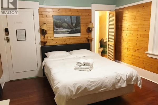977 Broughton Street, Vancouver, BC, photo 2