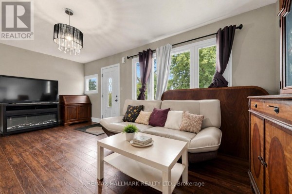 Bedroom 3 - 9771 Beachwood Road, Collingwood, ON L9Y3Z1 Photo 5