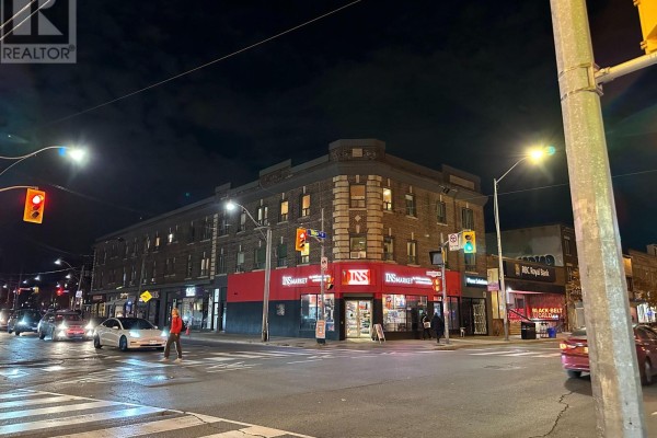 978 Bloor Street, Toronto, ON M6H2X1 Photo 2