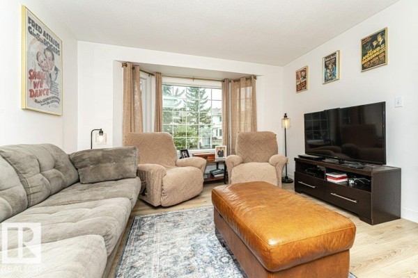 Bedroom 2 - 9787 176 St Nw, Edmonton, AB T5T6B3 Photo 5