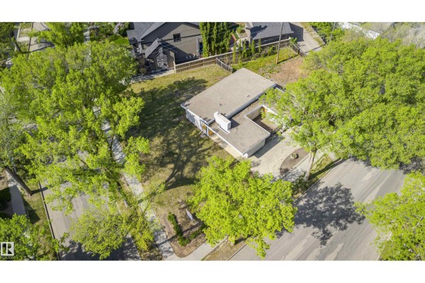 9788 146 St Nw, Edmonton, AB T5N2Z4 Photo 5