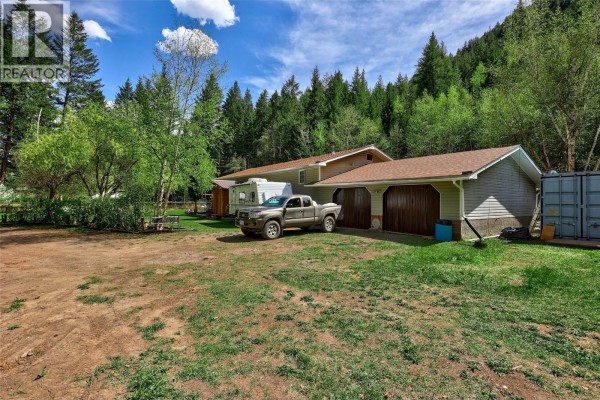 9792 Meadow Road, Kamloops, BC, photo 2