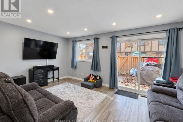 98 - 81 Hansen Road N, Brampton, ON L6V3C7 Photo 2