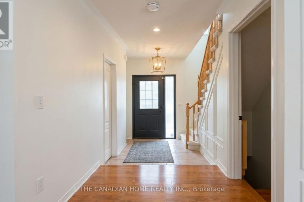 Foyer - 98 - 833 Scollard Court, Mississauga, ON L5V2B4 Photo 4
