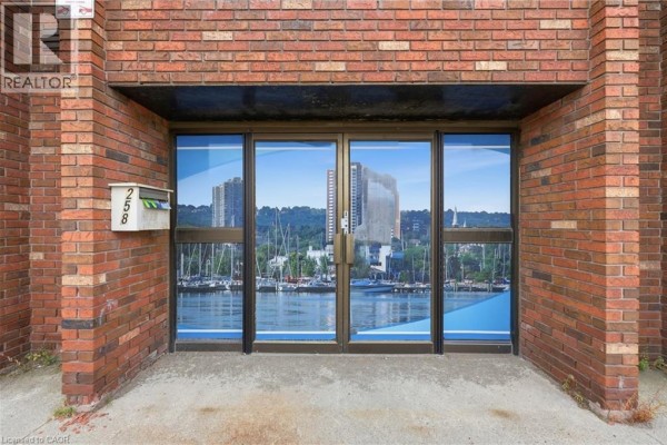 98 Barton Street E, Hamilton, ON L8L2V9 Photo 4
