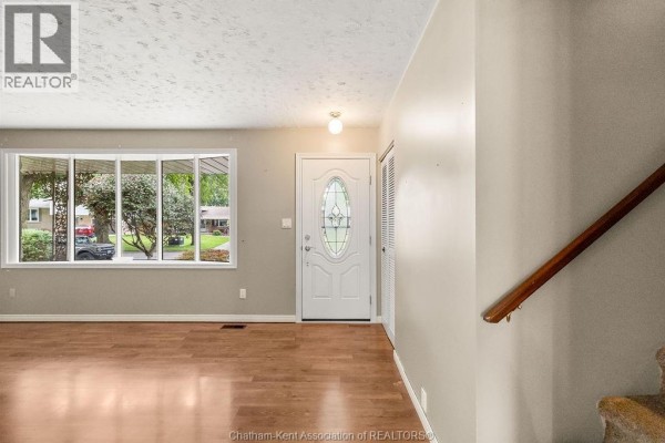 Family room - 98 Cardinal Crescent, Chatham, ON N7L3V3 Photo 4