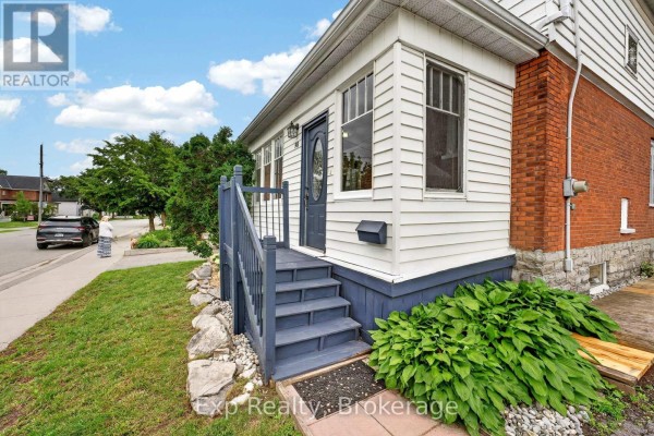 Mud room - 98 Cedar Street, Belleville, ON K8P3M4 Photo 4