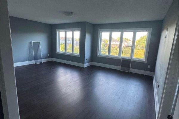 98 Decarolis Crescent, Essa, ON, photo 2
