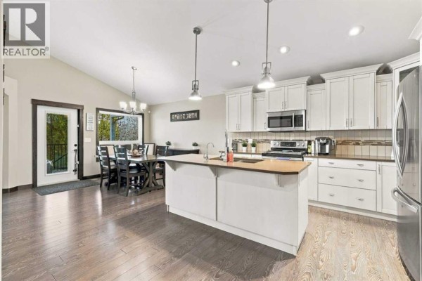 Dining room - 98 Fieldstone Way, Sylvan Lake, AB T4S0C3 Photo 3